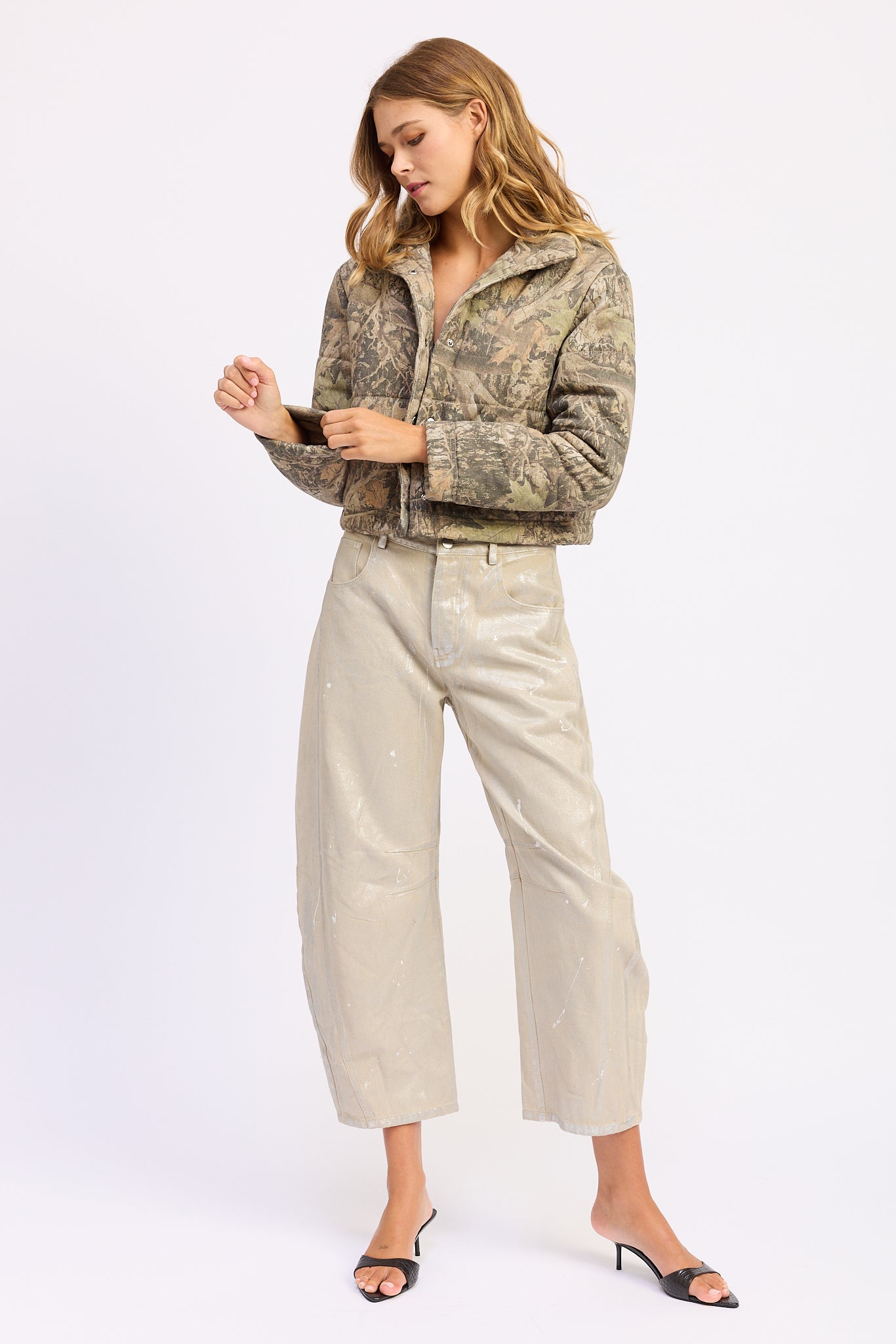 Women’s Woodland Camo Cropped Puffer Jacket – Dinara